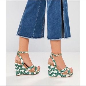 Gianni Bini Tropical Wedges